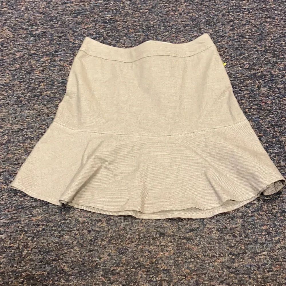 Gap Gray Ruffle Skirt sz. 2